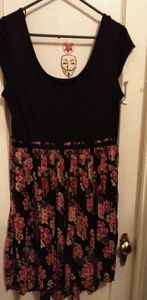 Scoop neck floral dress